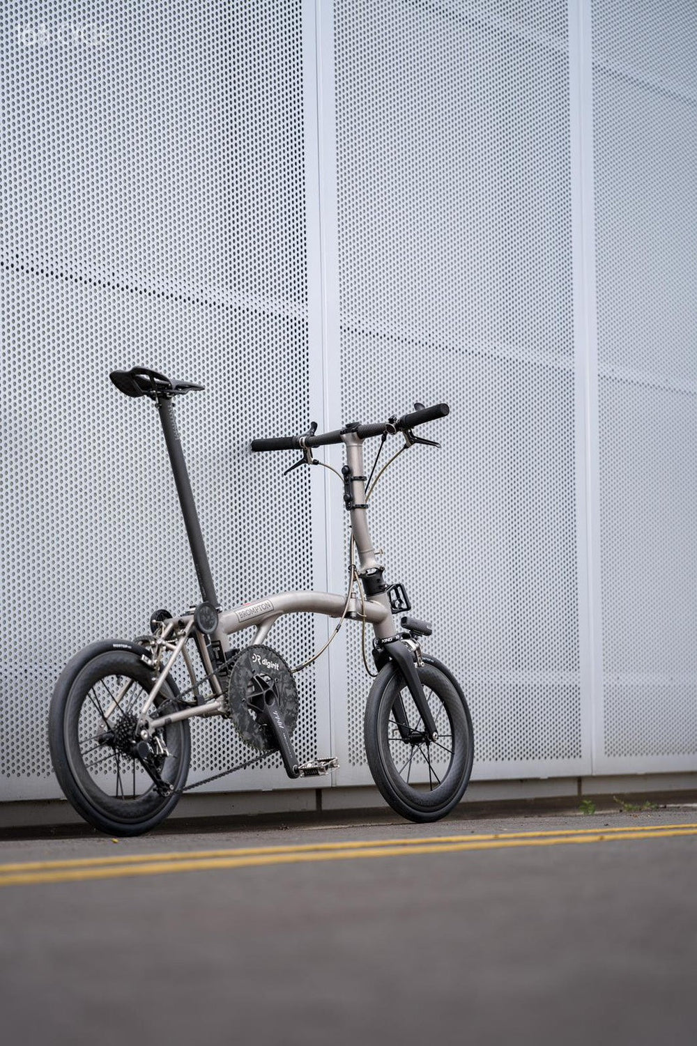 City Commutes Feel Jarring, Mountain Descents Make You Nervous? The RSIX Aero Wheelset Makes Your Folding Bike Abnormally Obedient!